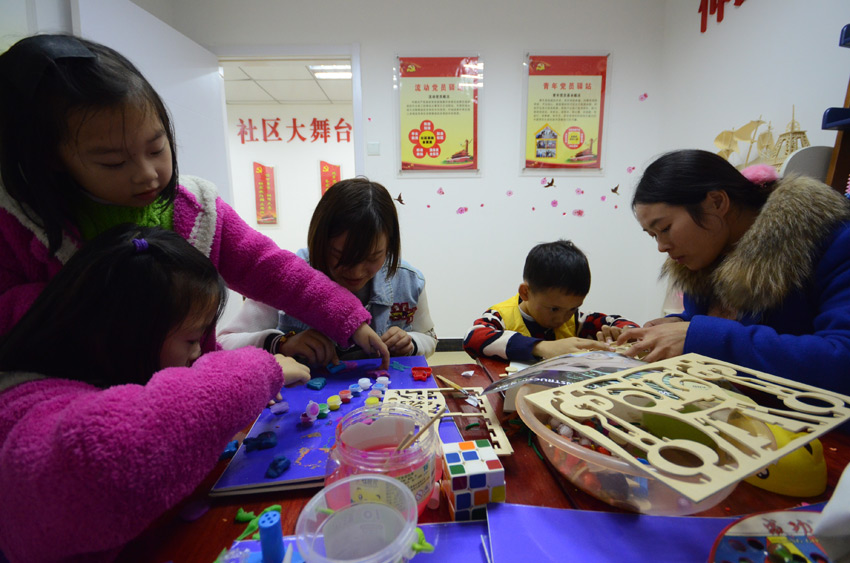 �����W(xu��)��־Ը�߽����؃�ͯ�ֹ����r��  �z